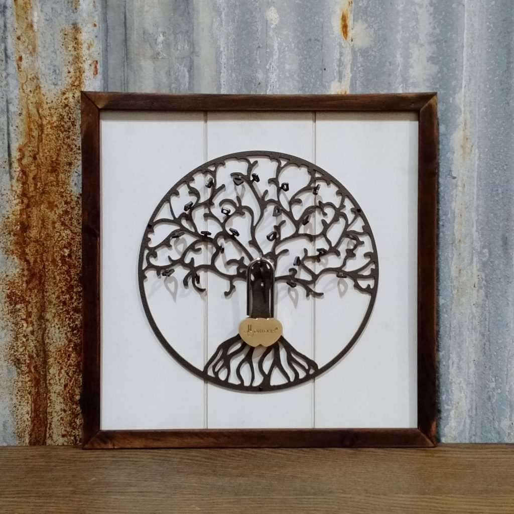 LoveLocks Farmhouse Metal Tree of Life Wood Sign – Lovelocks